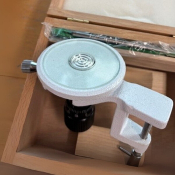 Windaus hand microtome, round