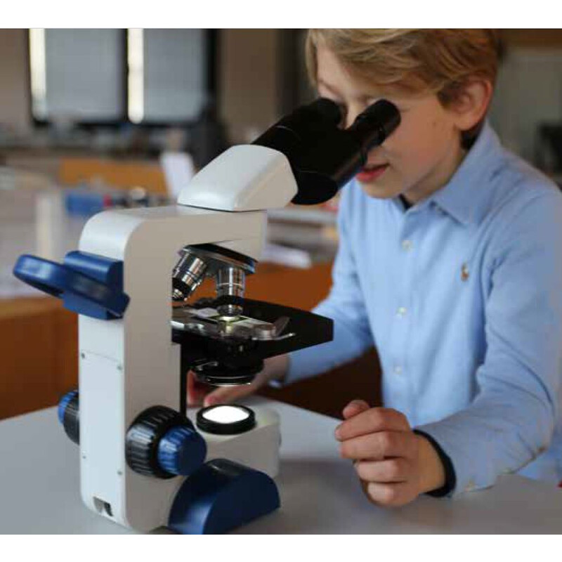 Optika Microscopio B-66, bino, 40-400x, LED, batería, mesa en cruz